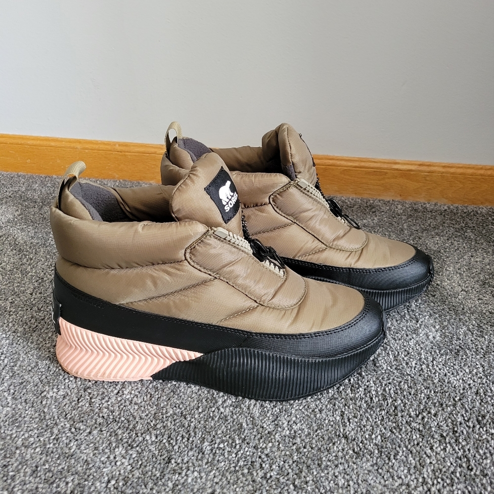 Sorel Waterproof Boots - Picture 2 of 8